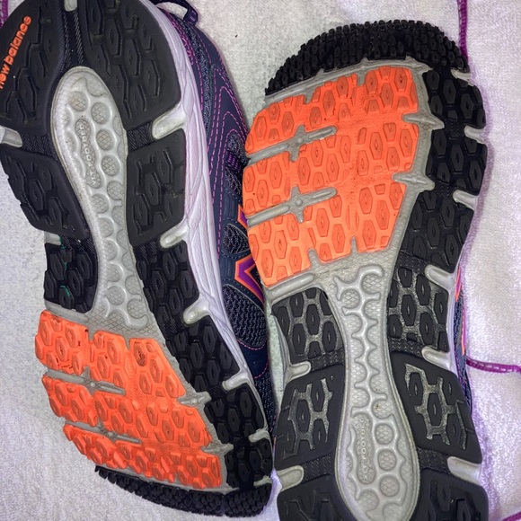 NewBalance Running Shoes - Picture 3 of 5